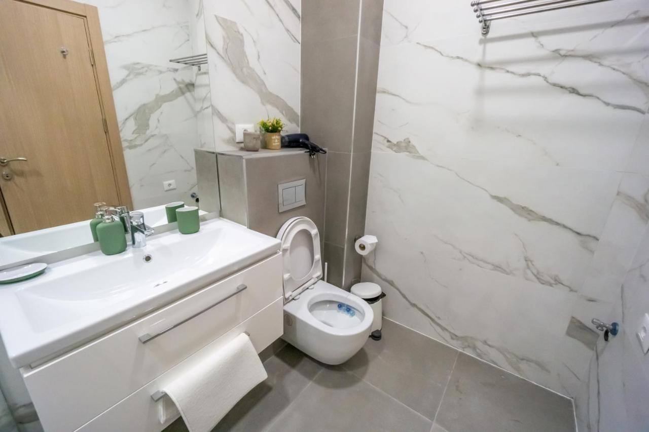 Your New And Modern Home Бухарест Экстерьер фото