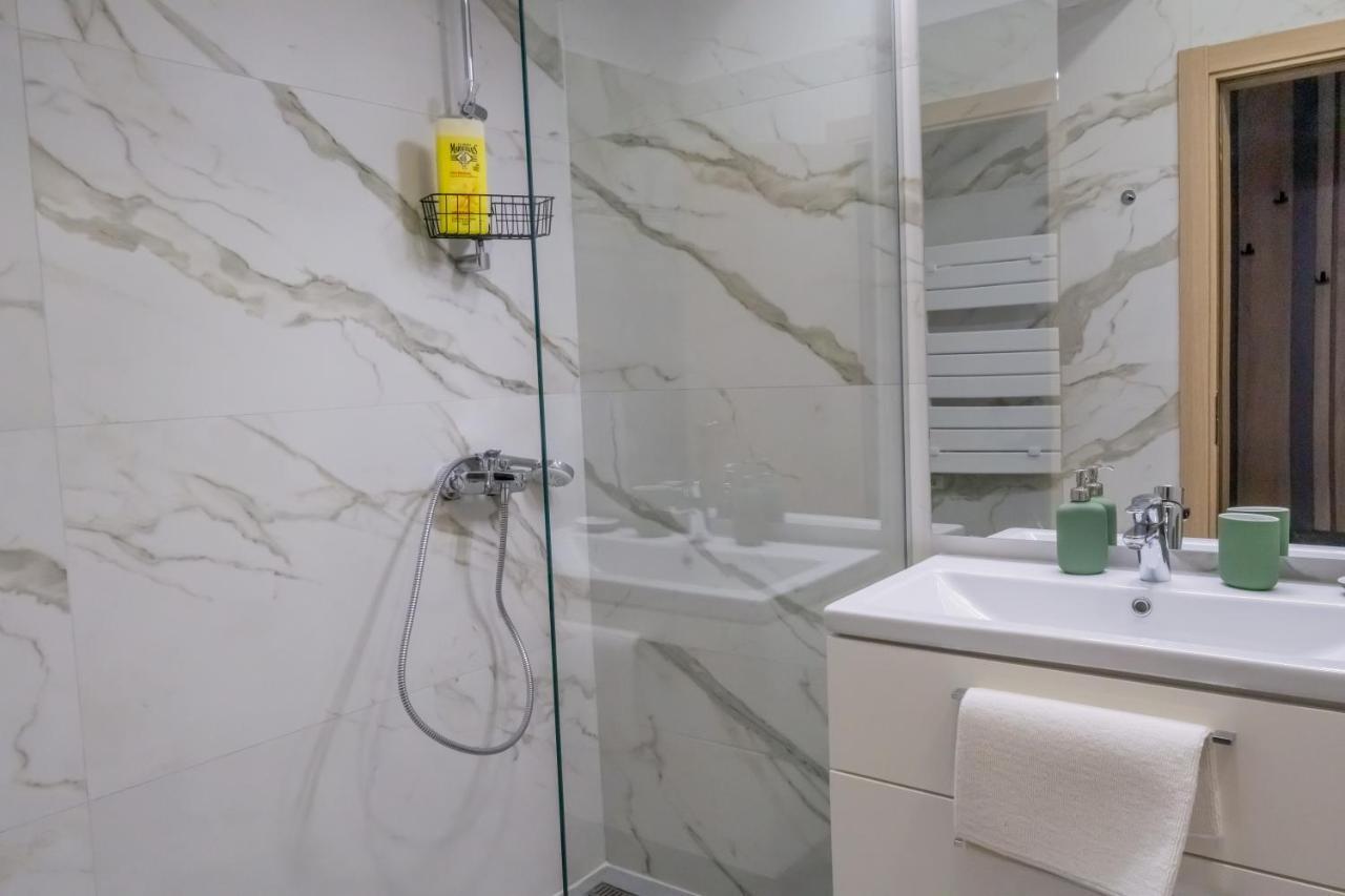 Your New And Modern Home Бухарест Экстерьер фото
